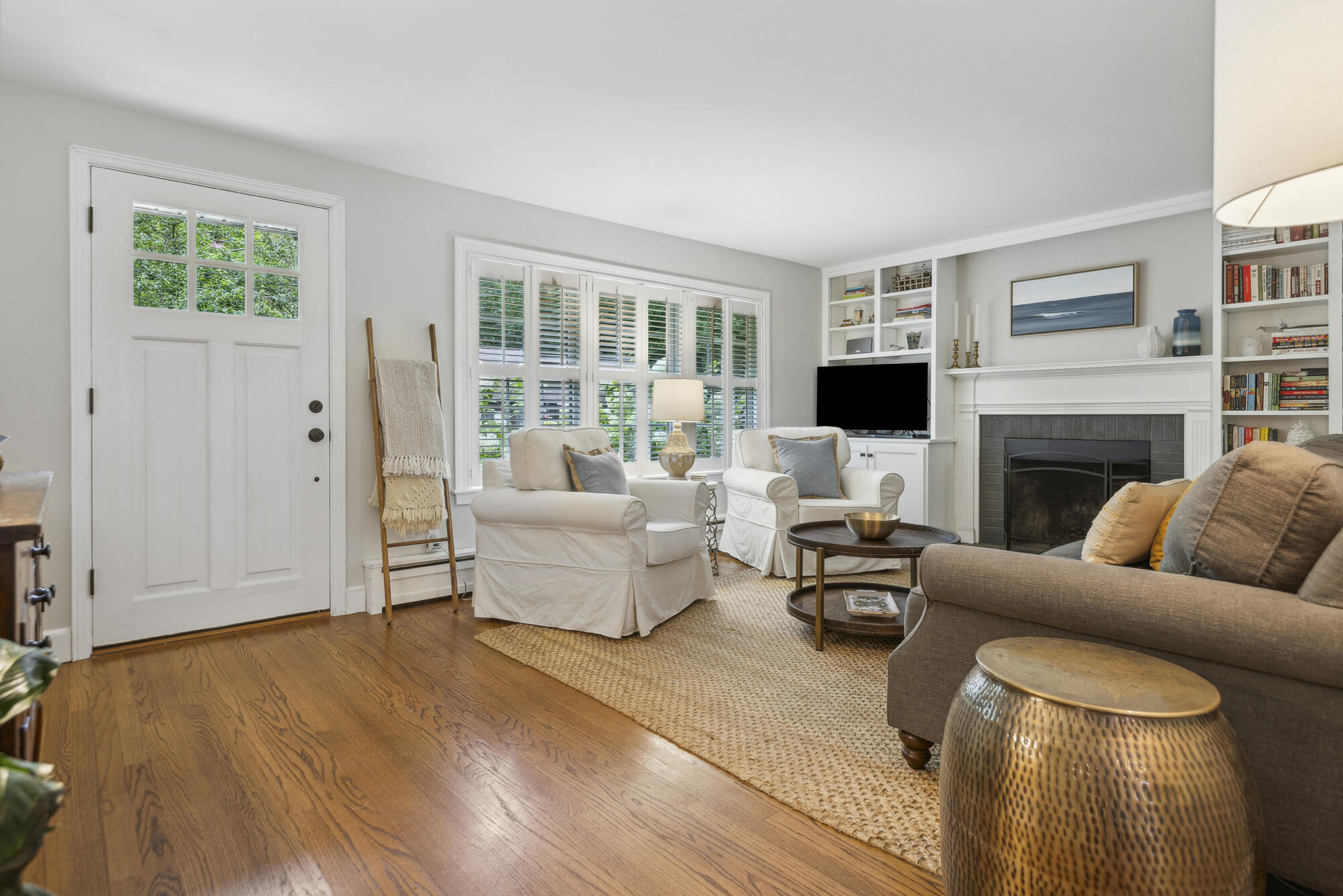 15 Edgewater Road