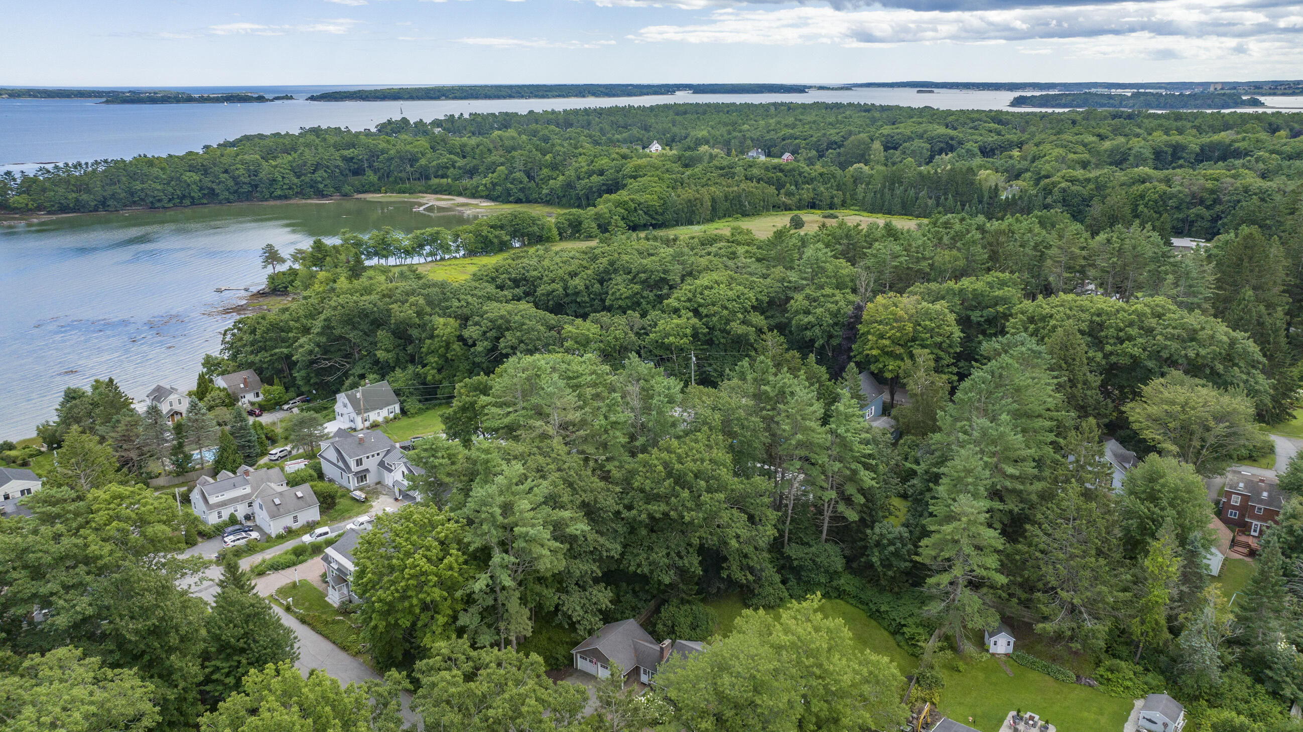 15 Edgewater Road