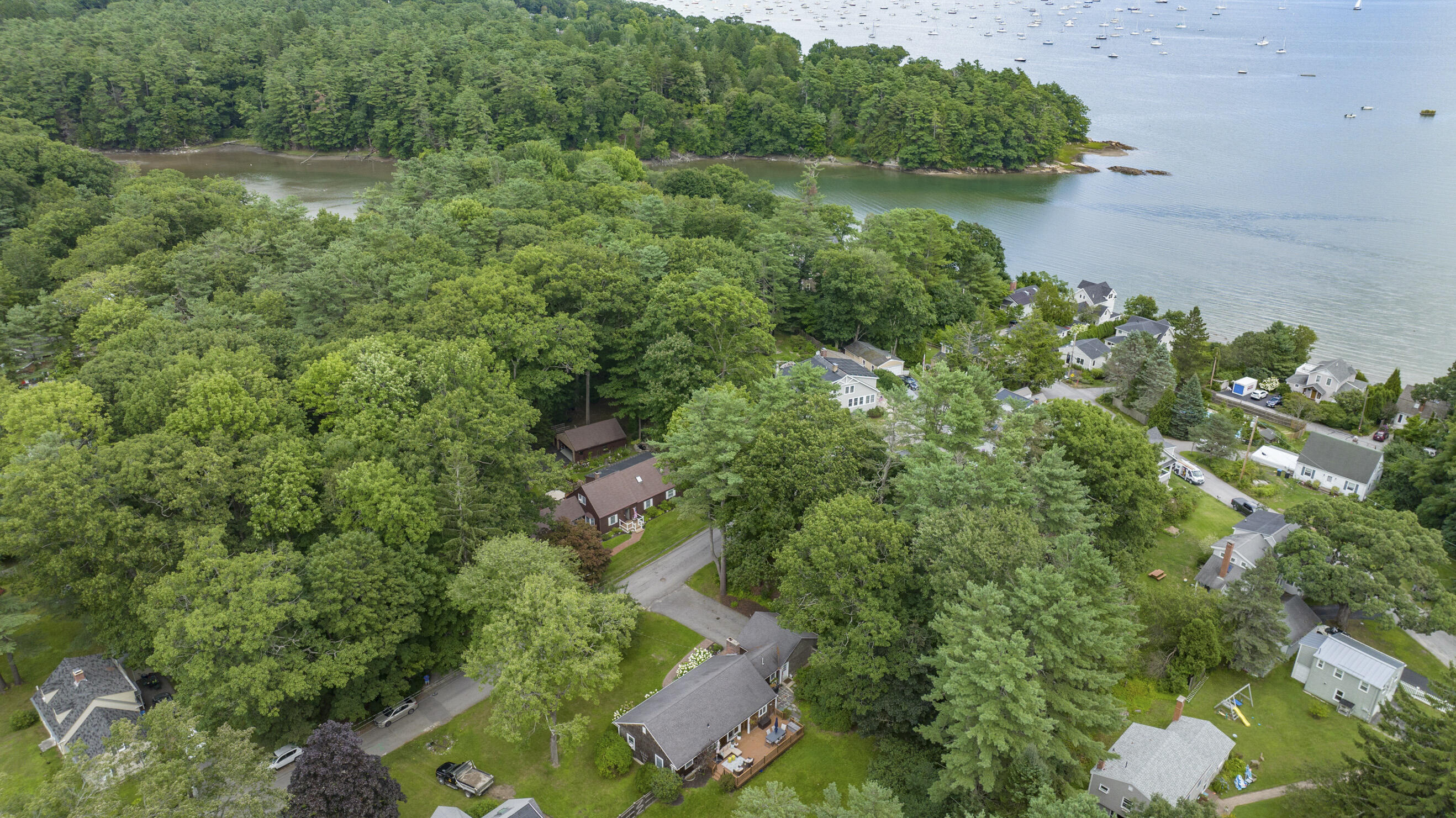 15 Edgewater Road