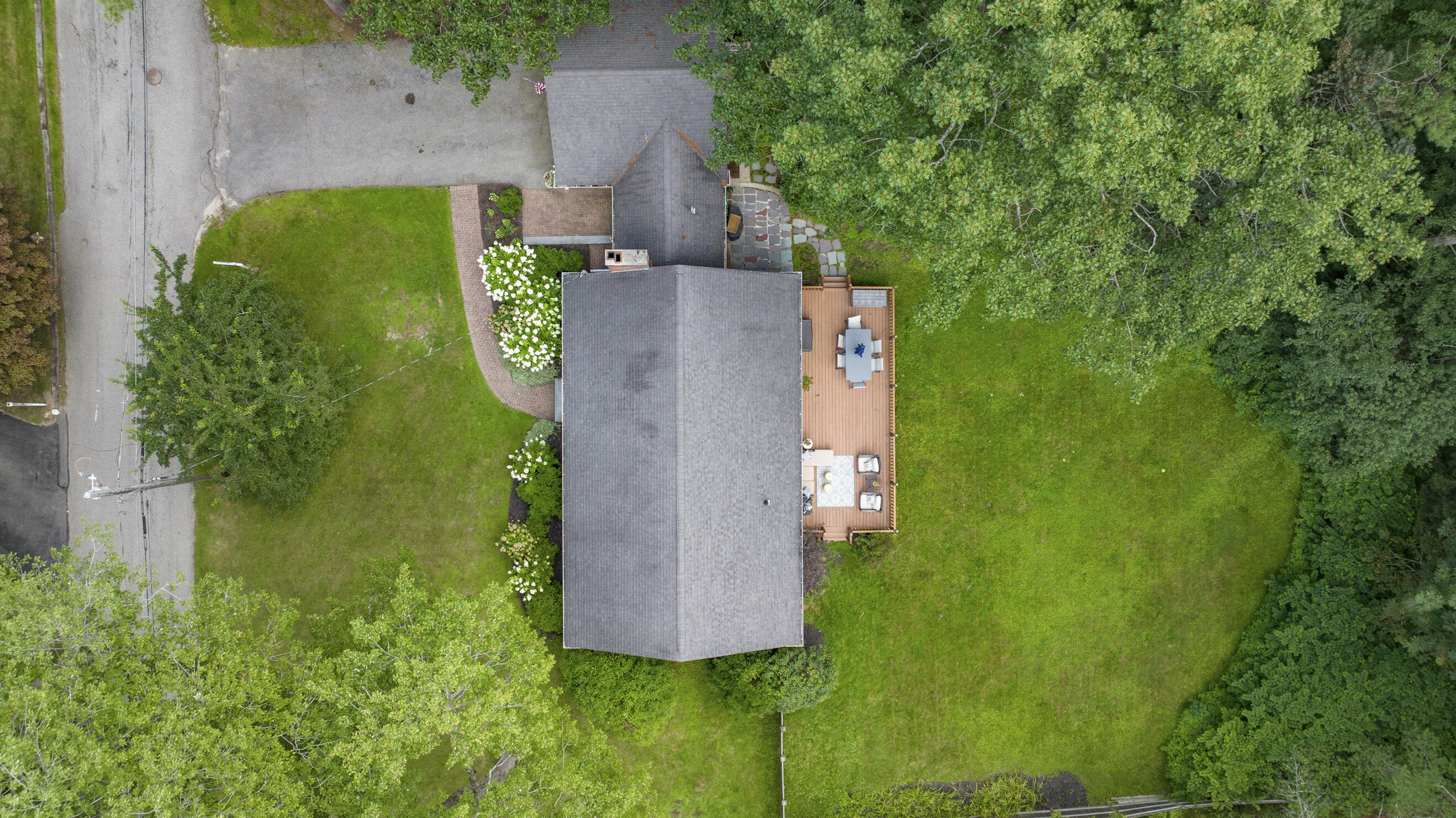 15 Edgewater Road