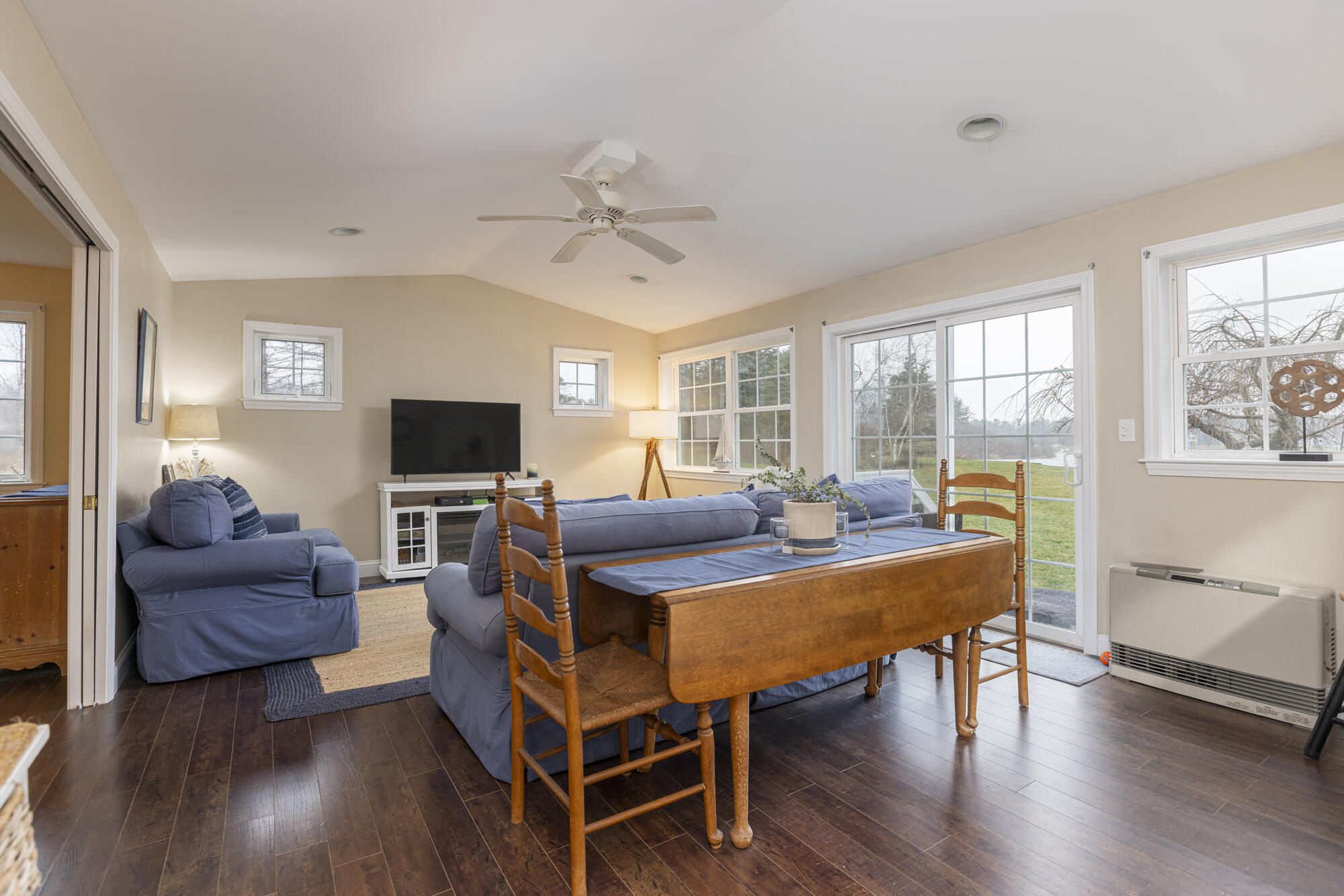 12 Clearwater Drive