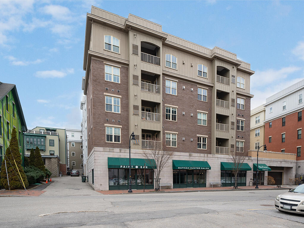 15 Middle Street, 204
