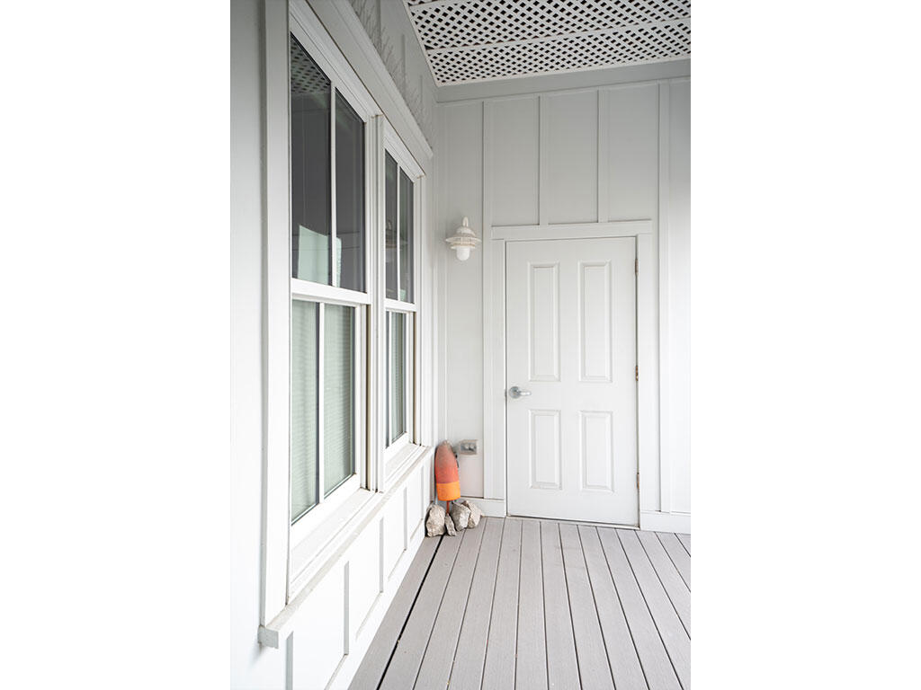 15 Middle Street, 204