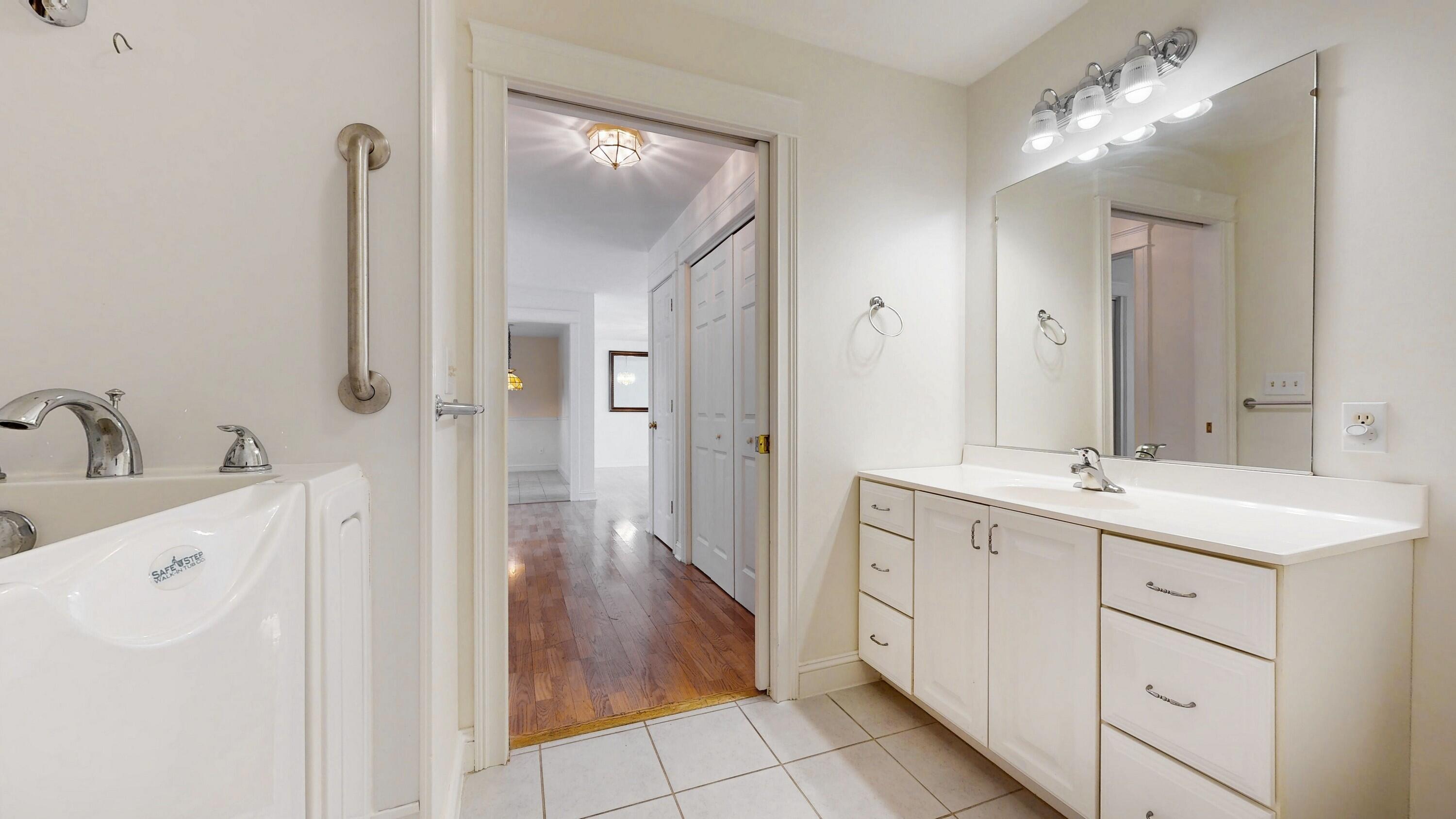 5 York Ledge Drive, 5