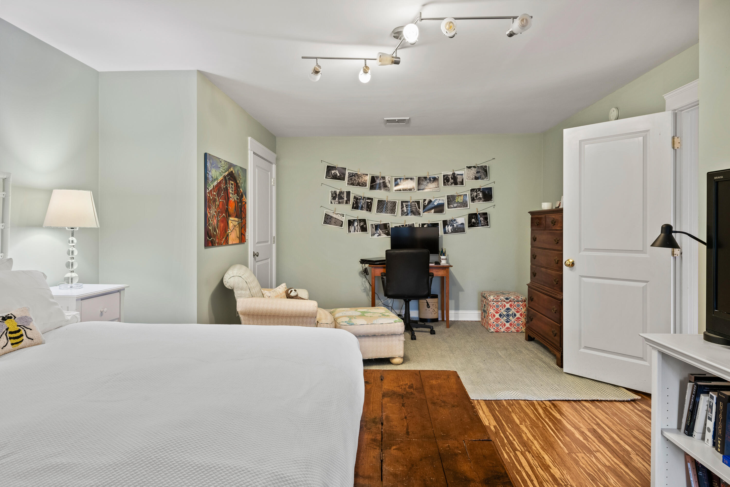 16 Old Oak Way, 16