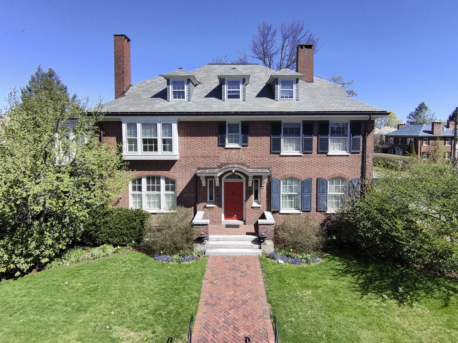 55 Bowdoin Street