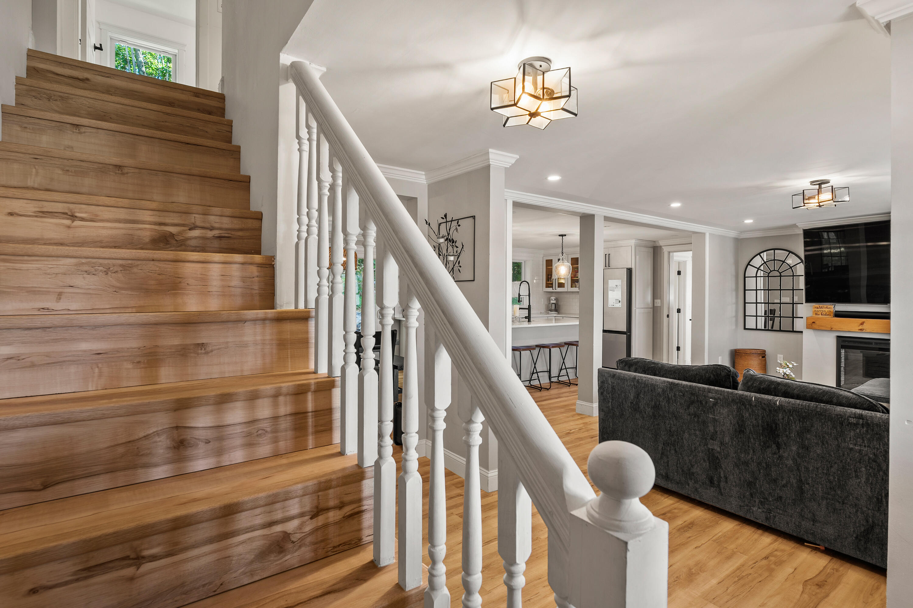 589 Roosevelt Trail