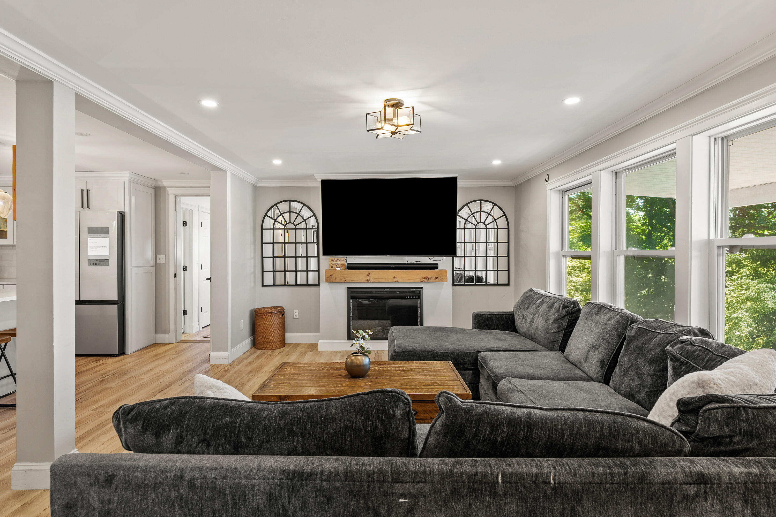 589 Roosevelt Trail