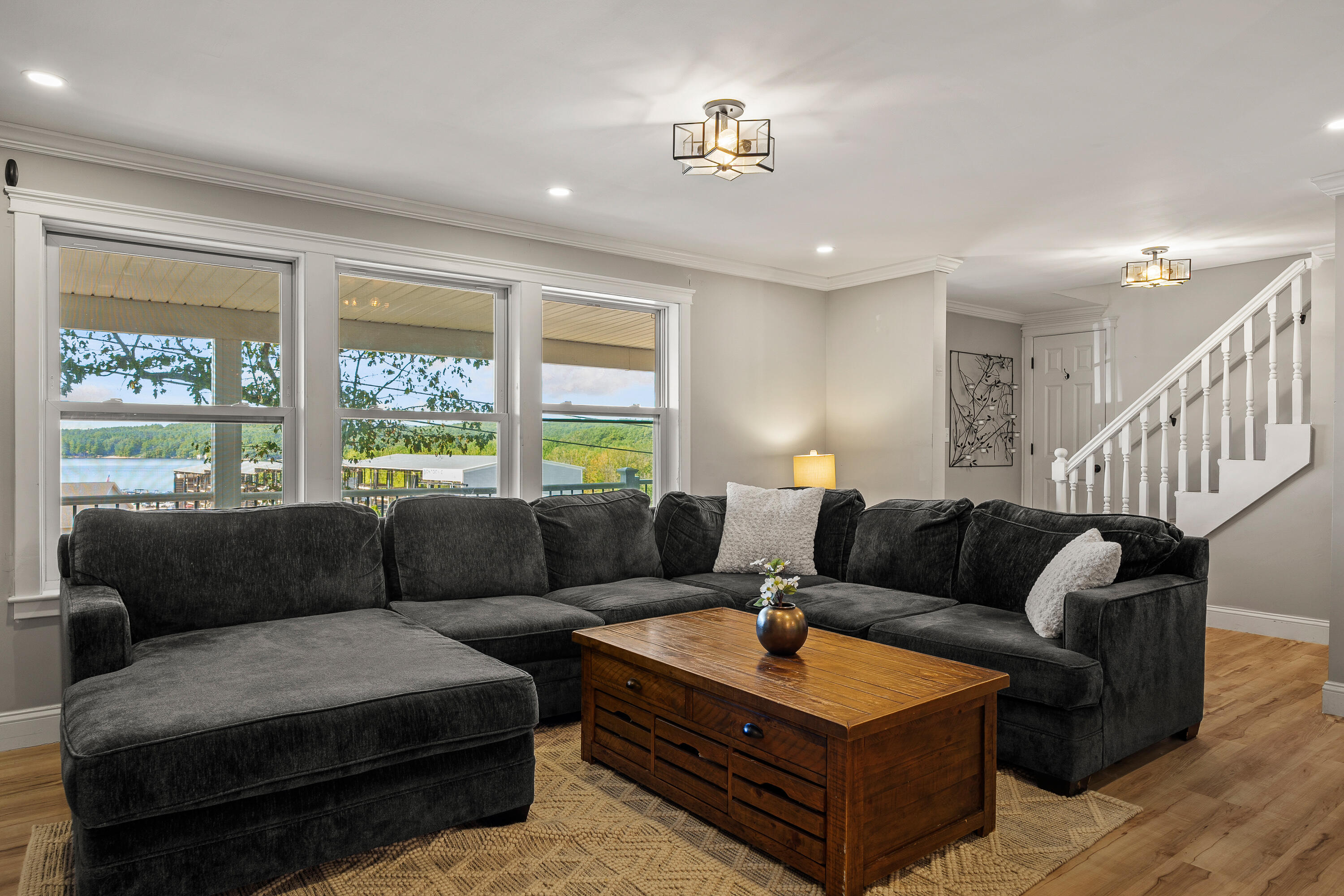 589 Roosevelt Trail