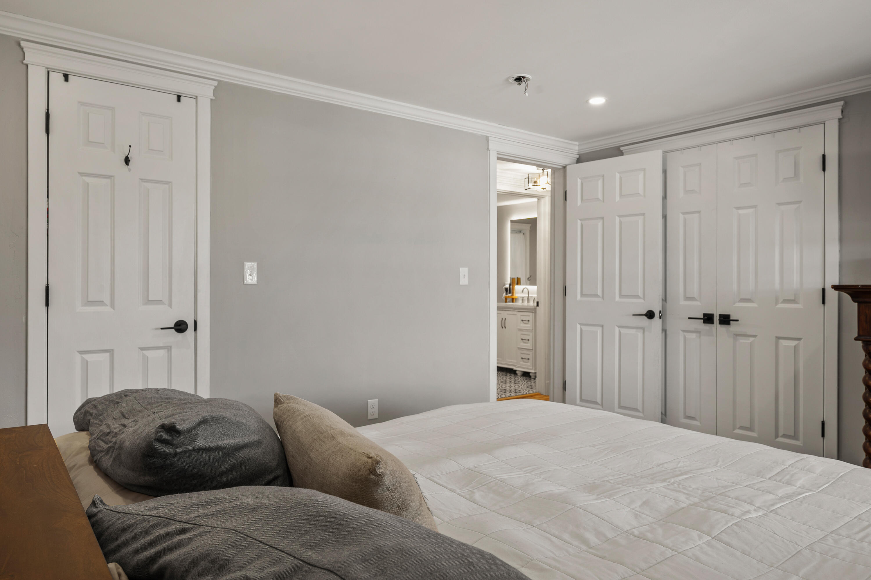 589 Roosevelt Trail