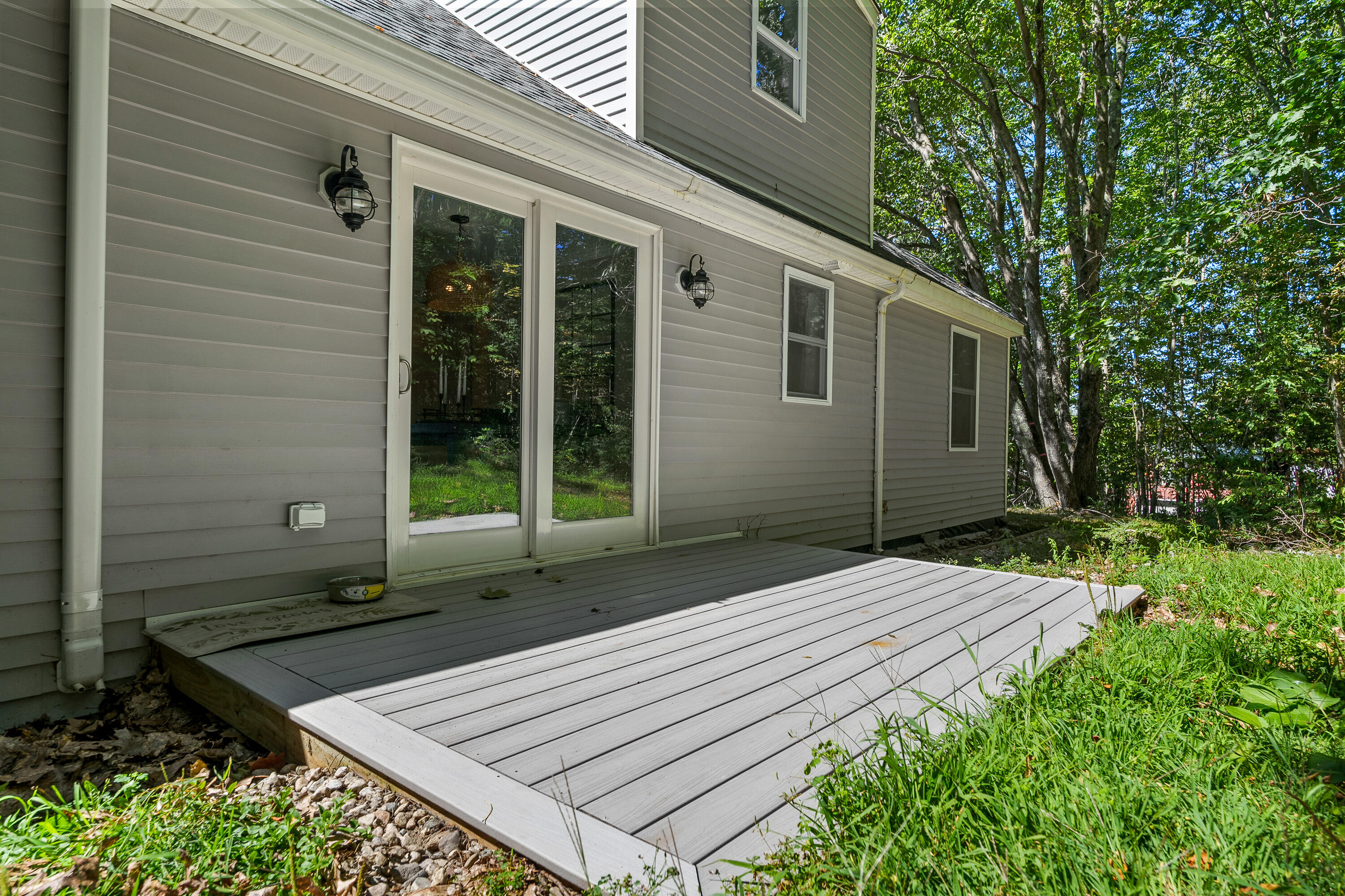 589 Roosevelt Trail