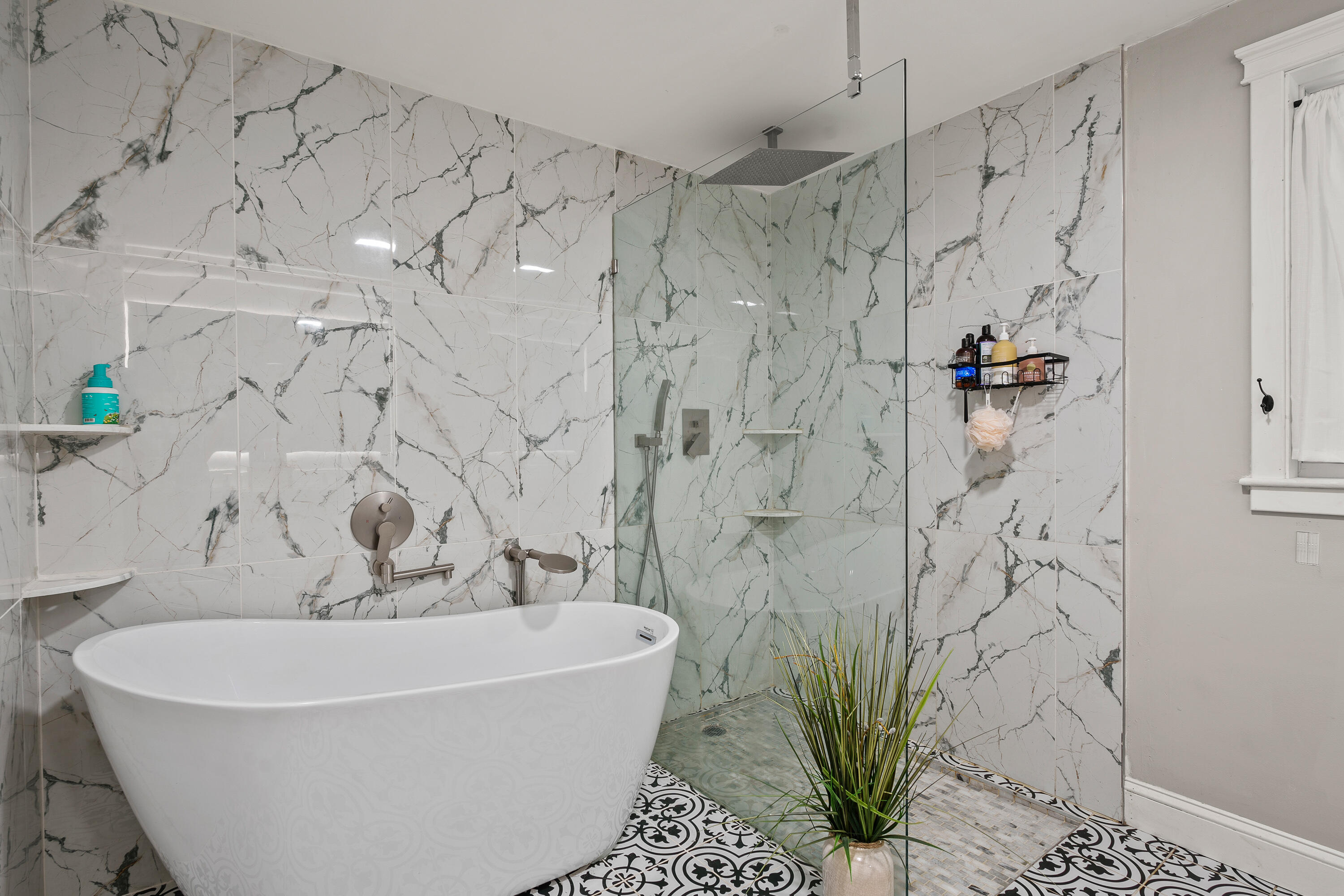589 Roosevelt Trail