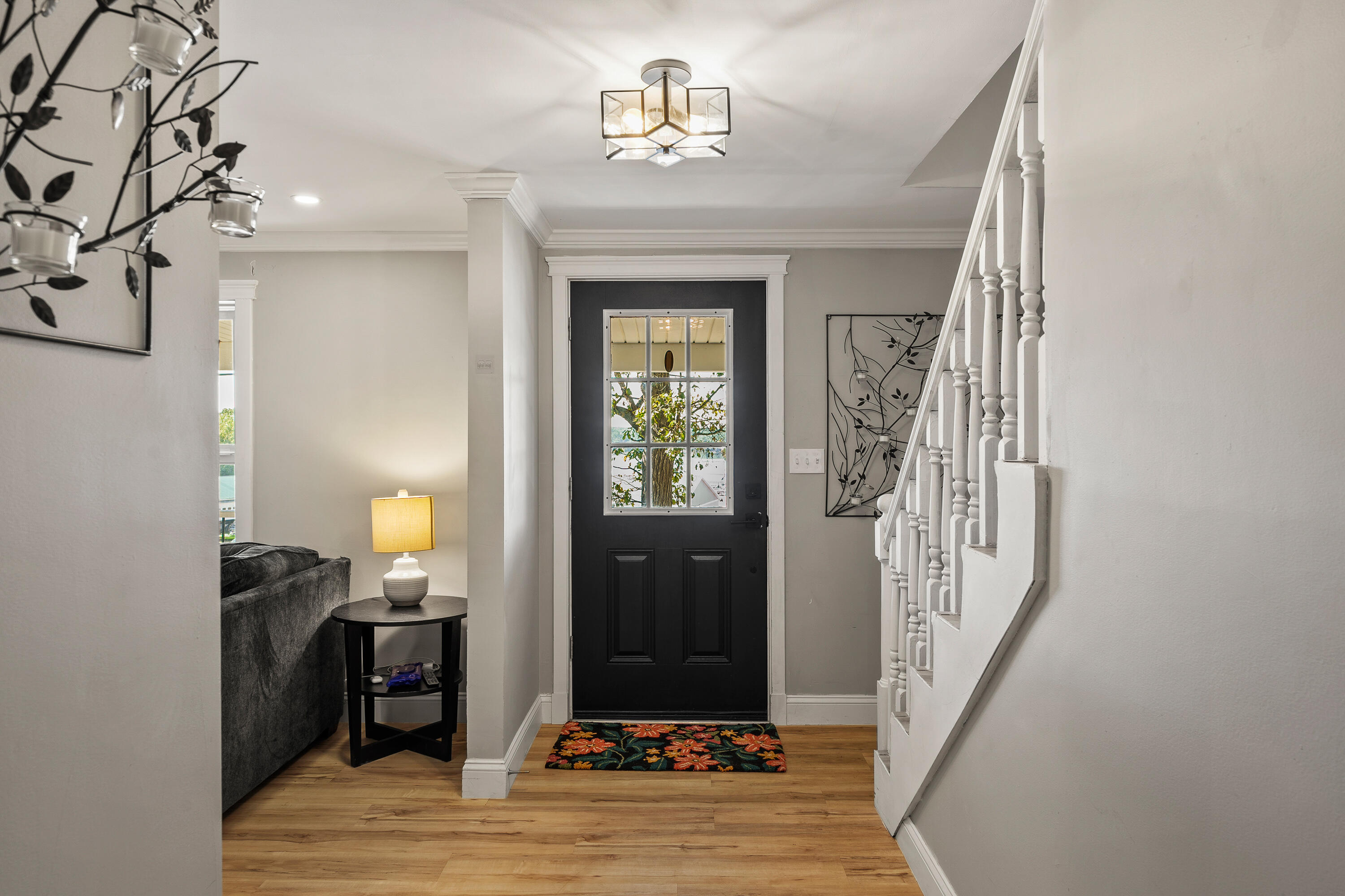 589 Roosevelt Trail