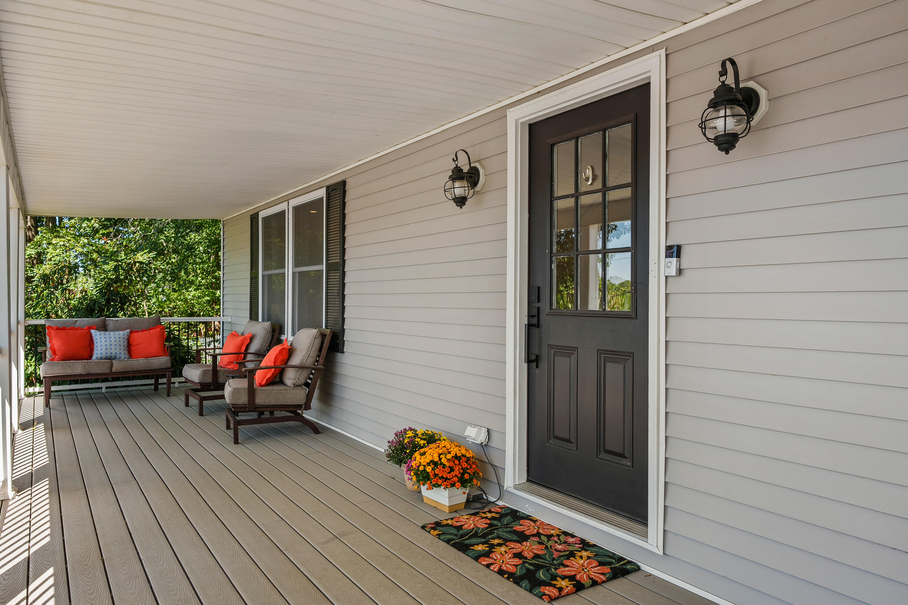 589 Roosevelt Trail