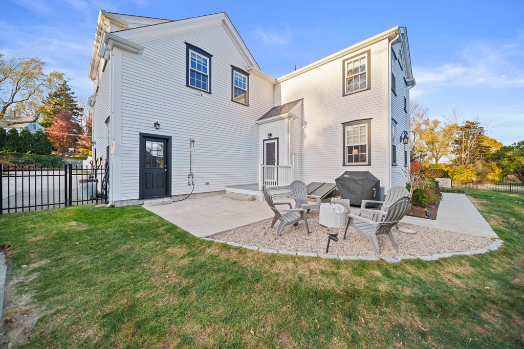117 S Main St