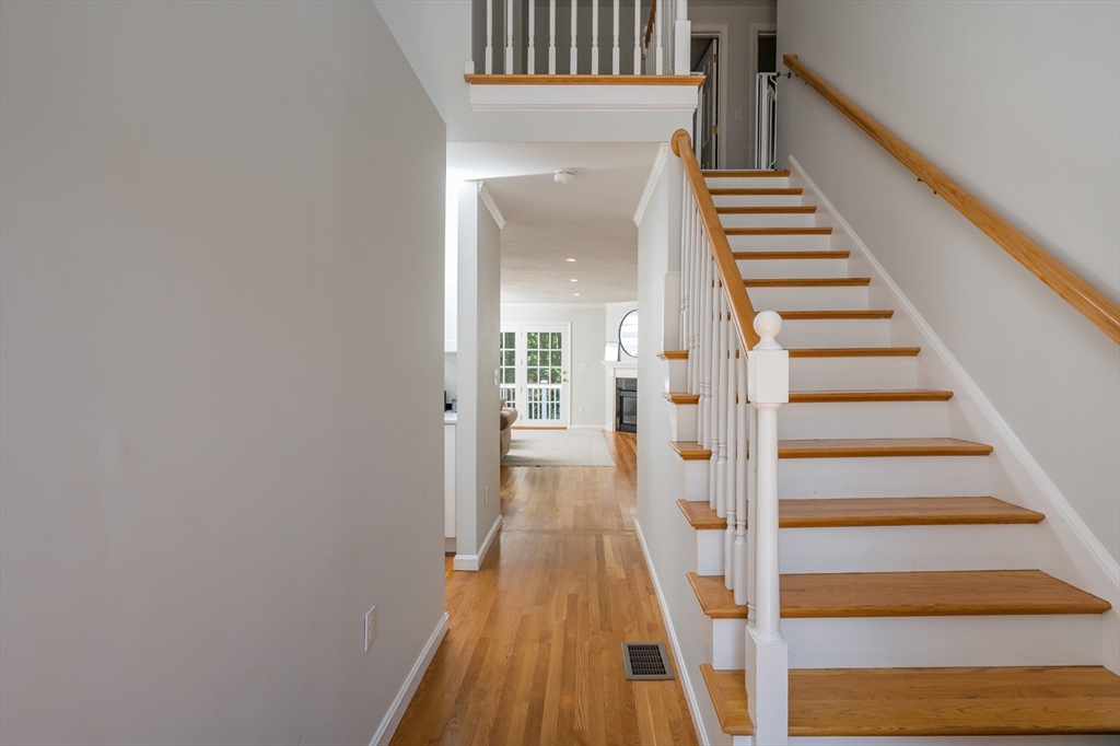 5 Adams Ct # 5, Hingham Unit: 5