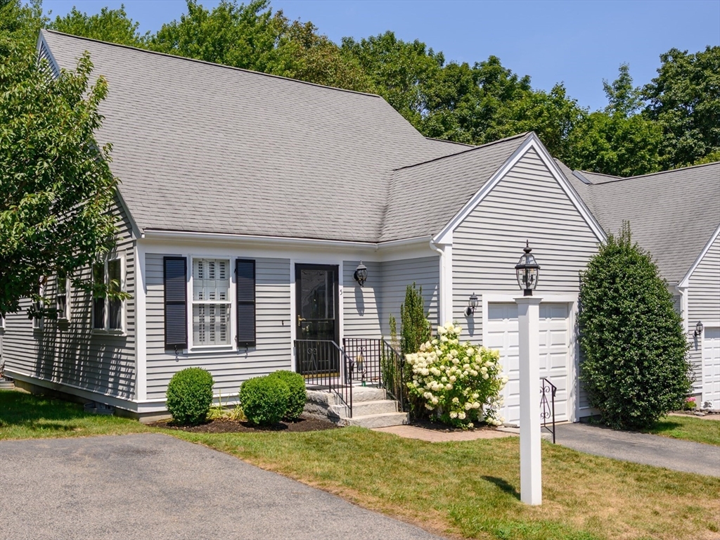 5 Adams Ct # 5, Hingham Unit: 5