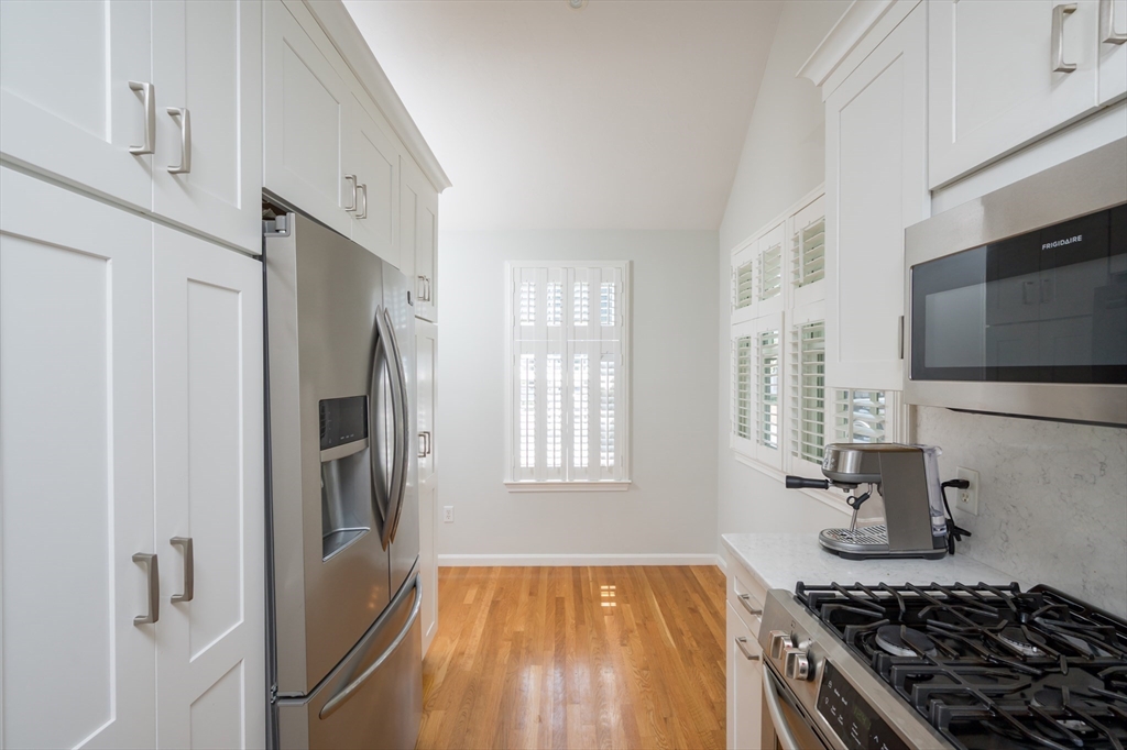 5 Adams Ct # 5, Hingham Unit: 5