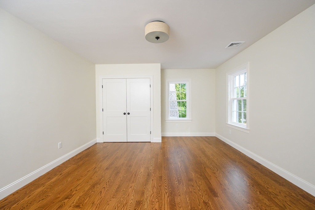 5 Woodbine Lane