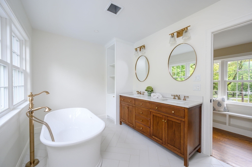 5 Woodbine Lane