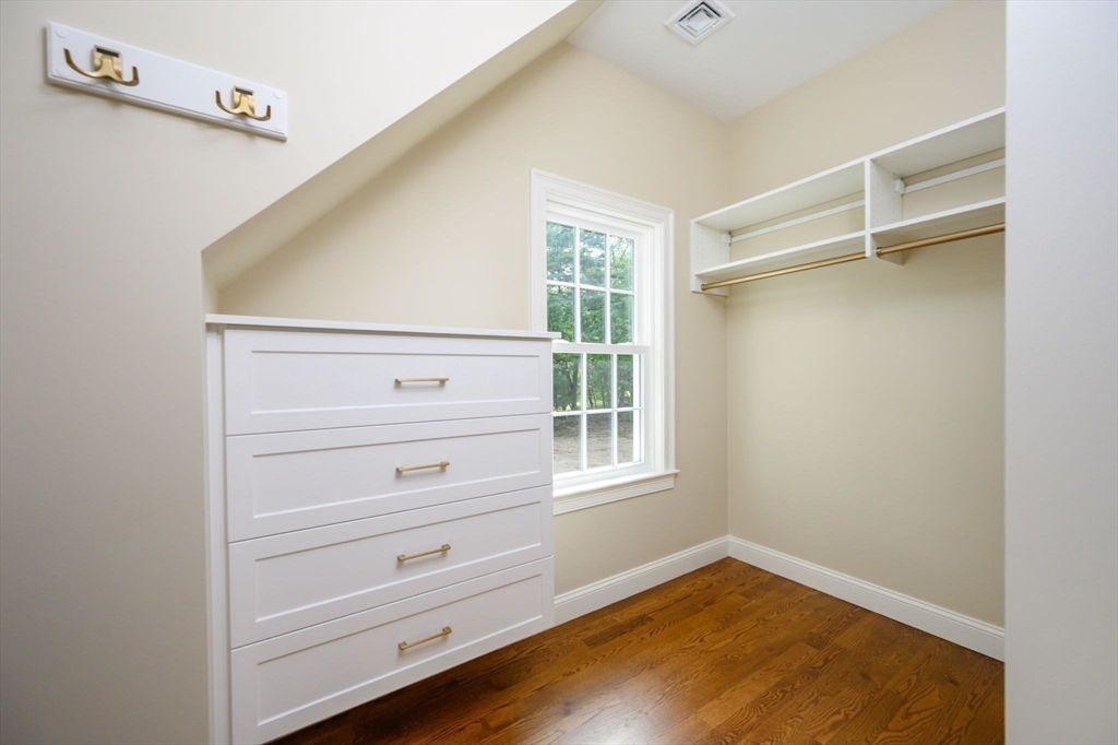 5 Woodbine Lane