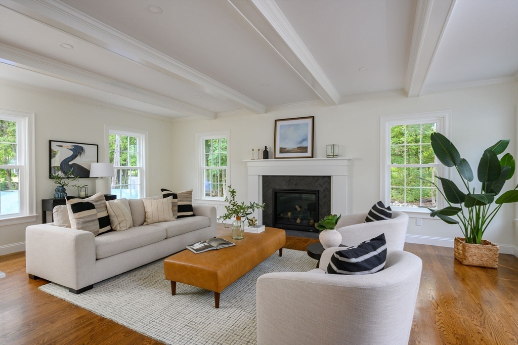 5 Woodbine Lane