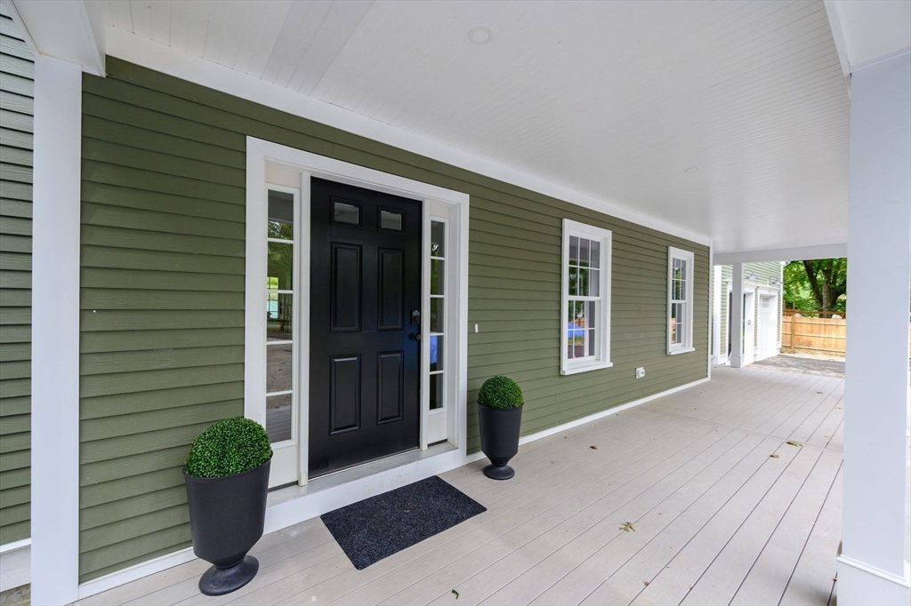 5 Woodbine Lane