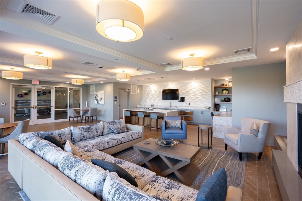 130 Broad Broad Reach # 606