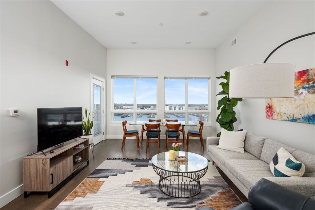 130 Broad Broad Reach # 606