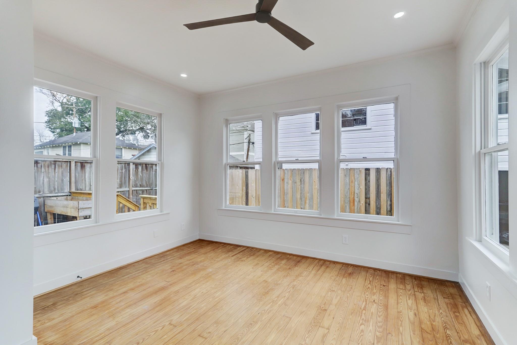 1506 Cortlandt Street