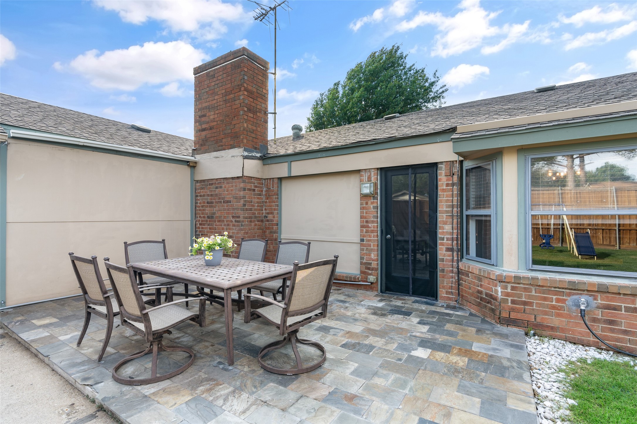 965 Meadowcove Circle