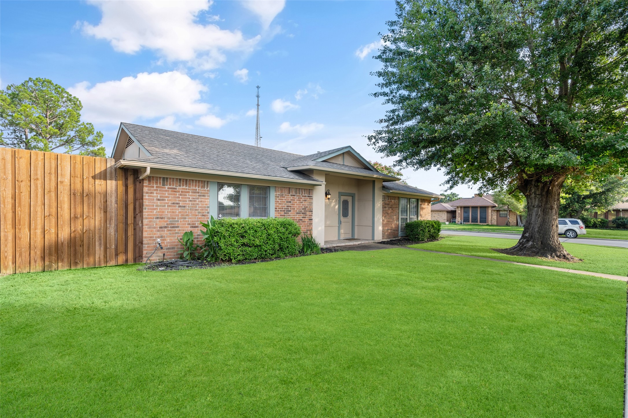 965 Meadowcove Circle