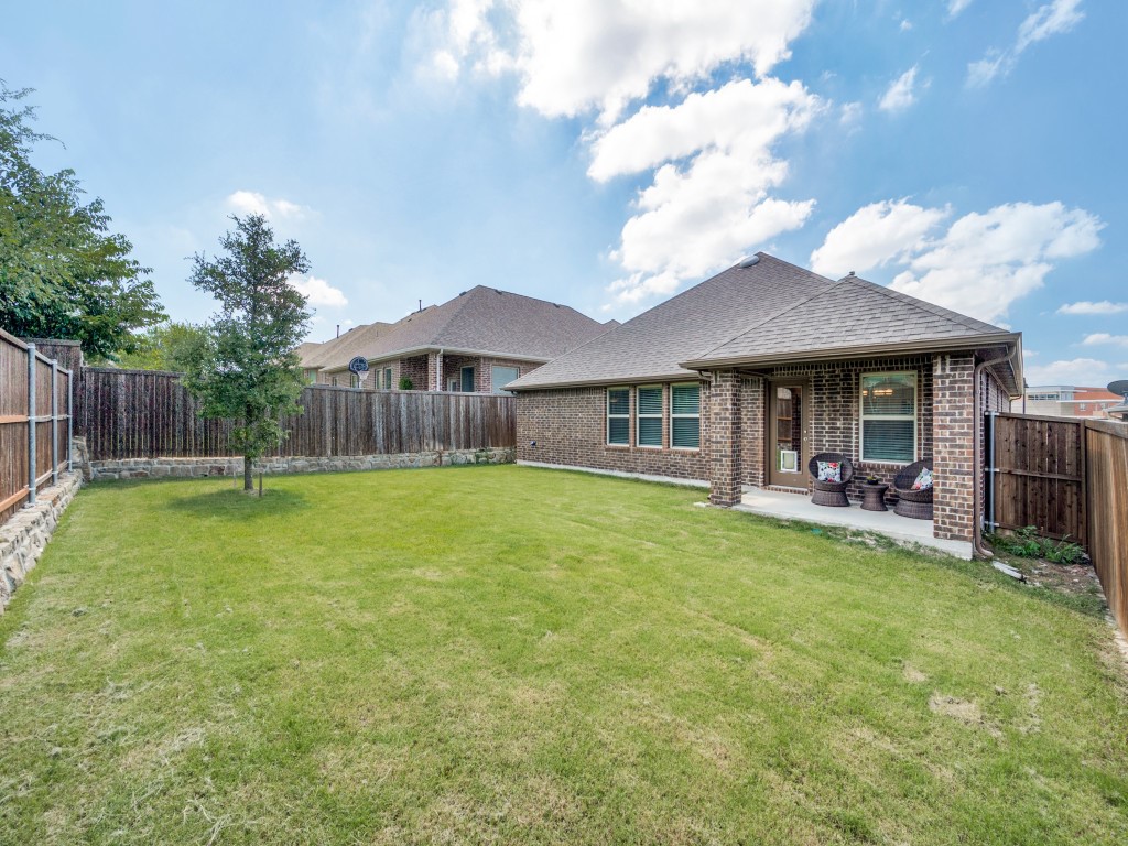 800 Monarch Lane