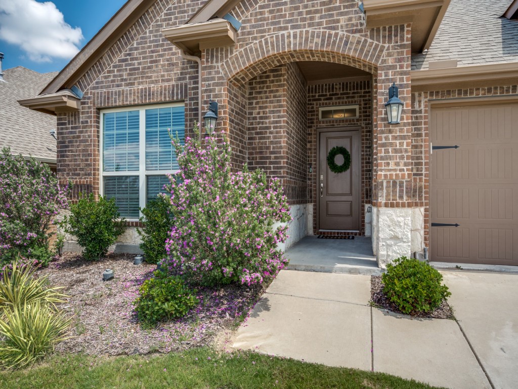 800 Monarch Lane
