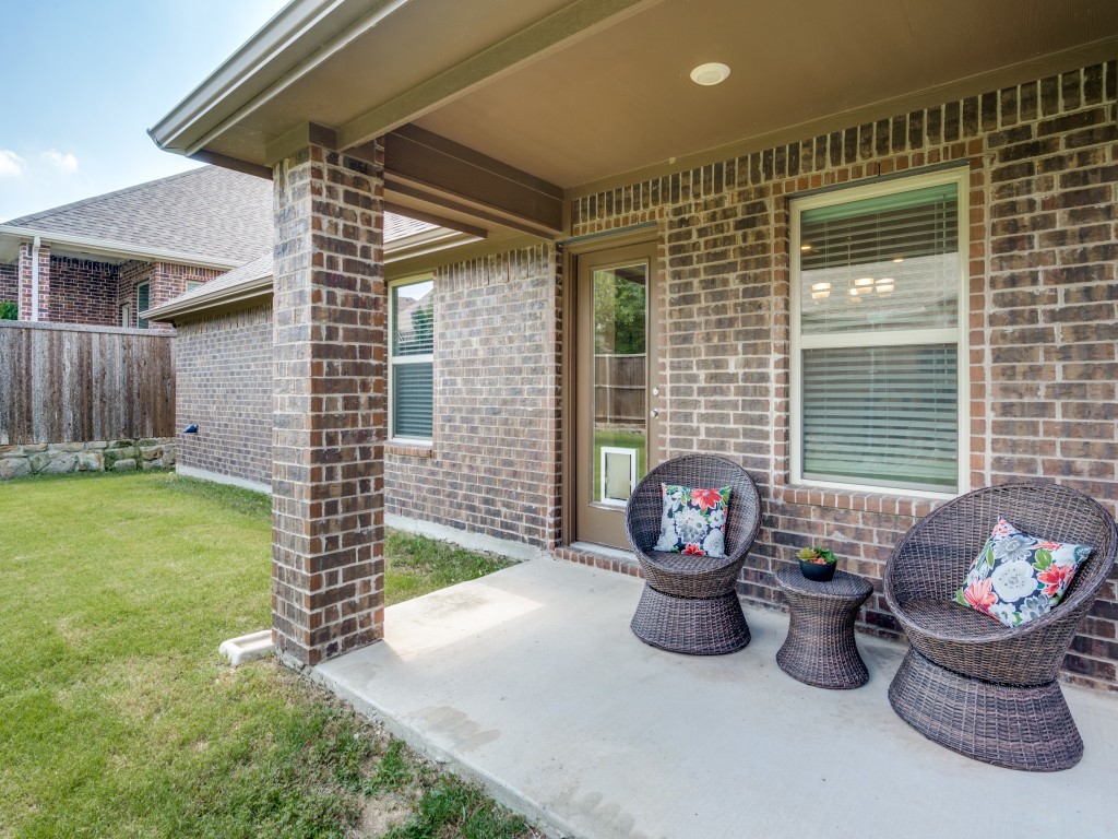 800 Monarch Lane