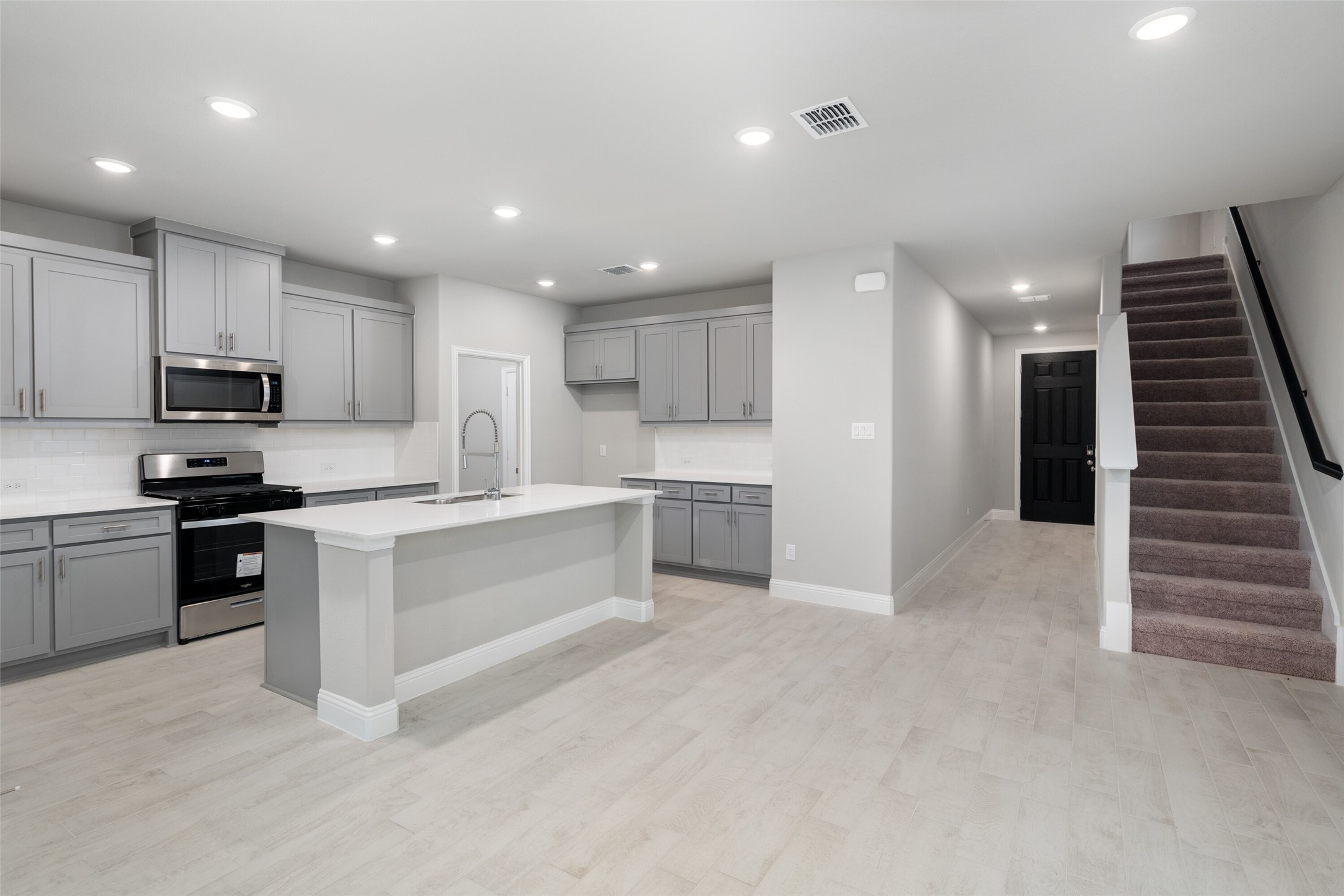 908 Santa Lucia Drive