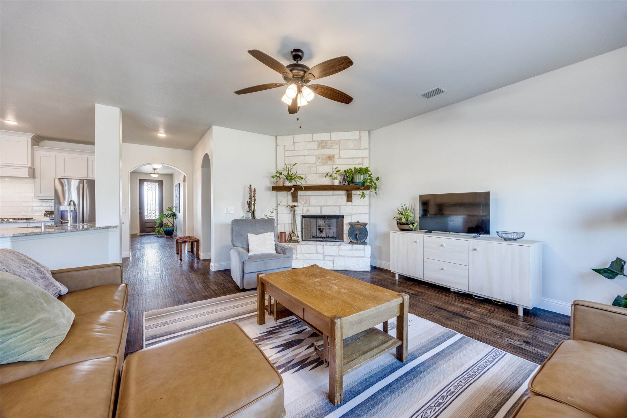 1202 Bridgeport Drive