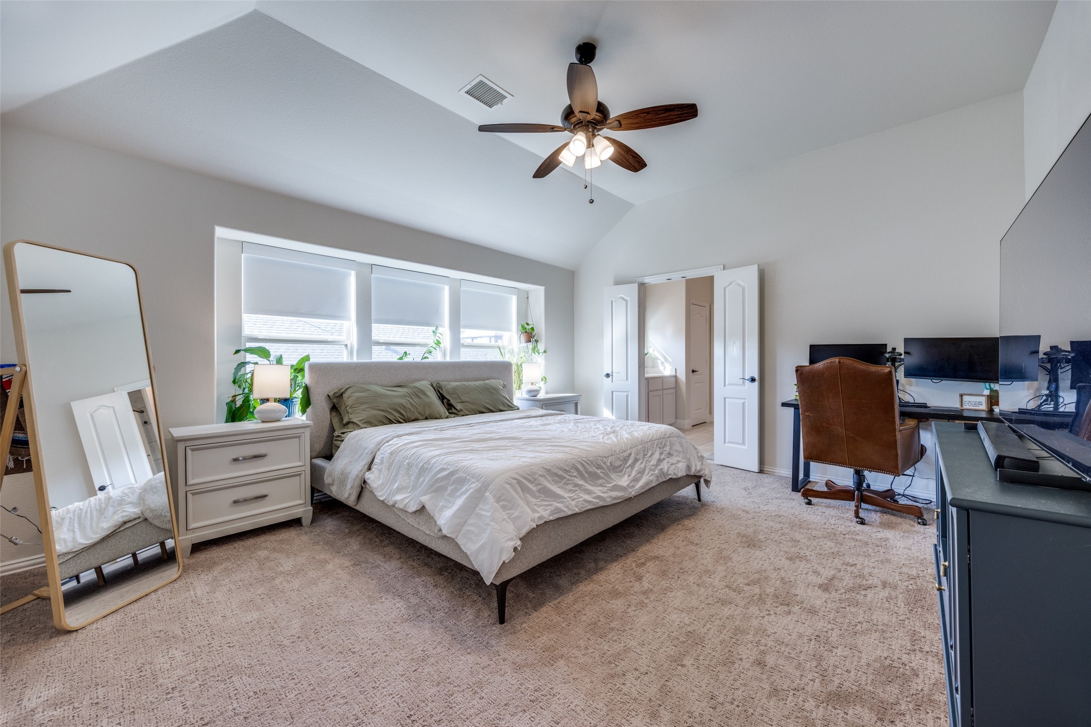 1202 Bridgeport Drive