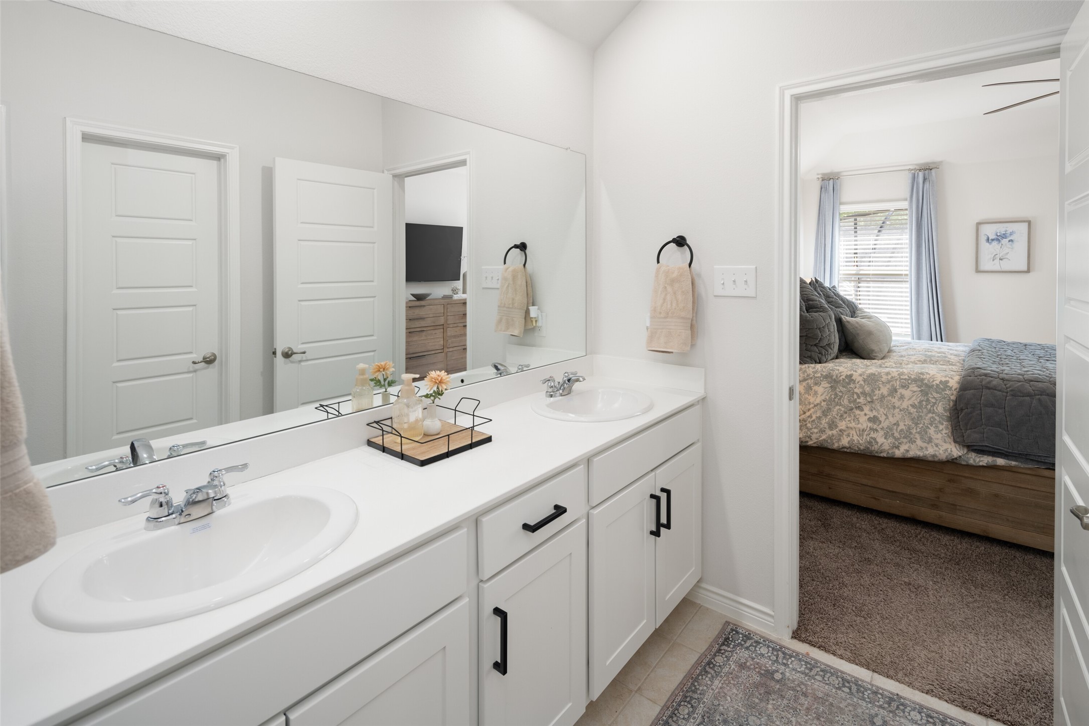 1132 Azure Lane