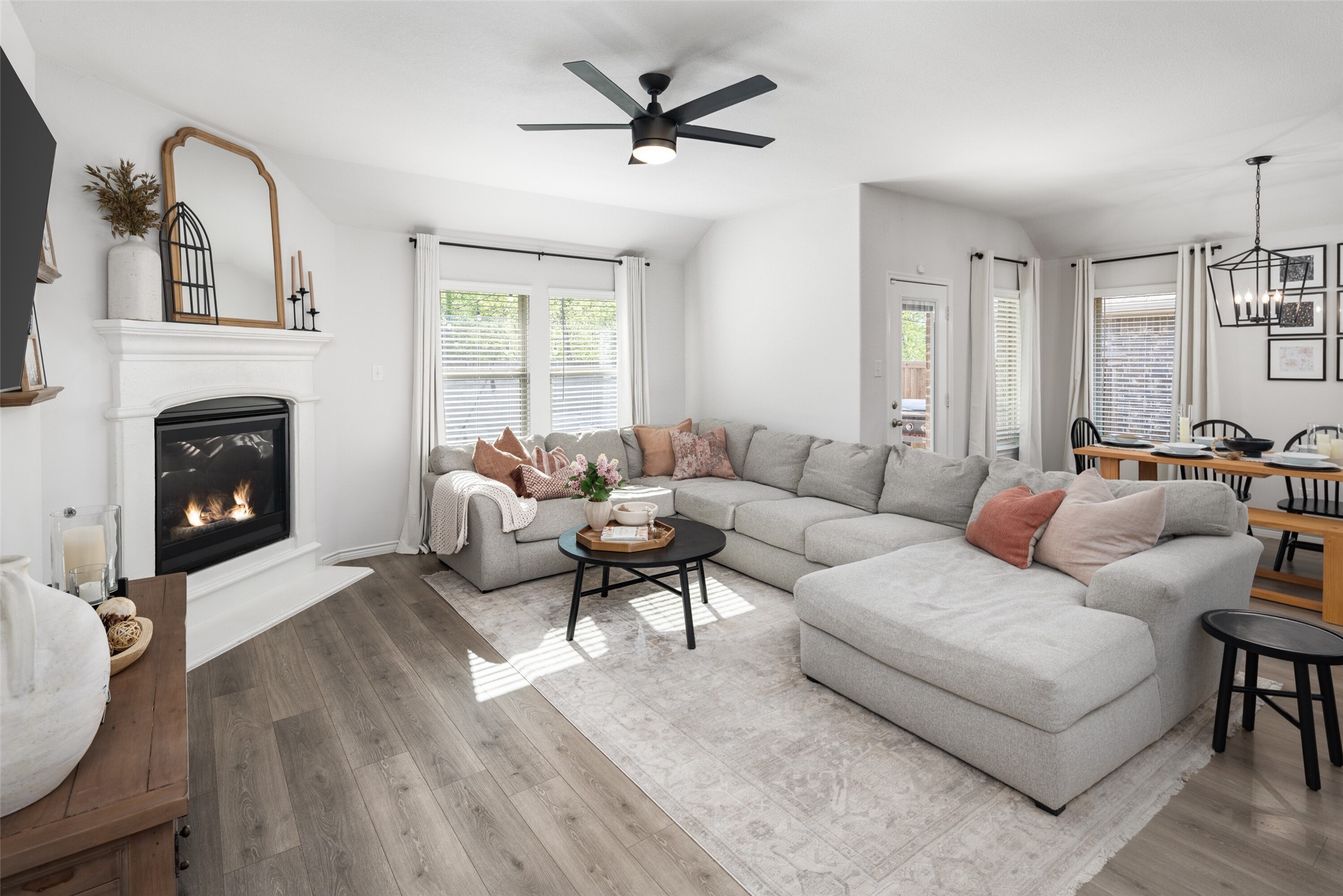 1132 Azure Lane