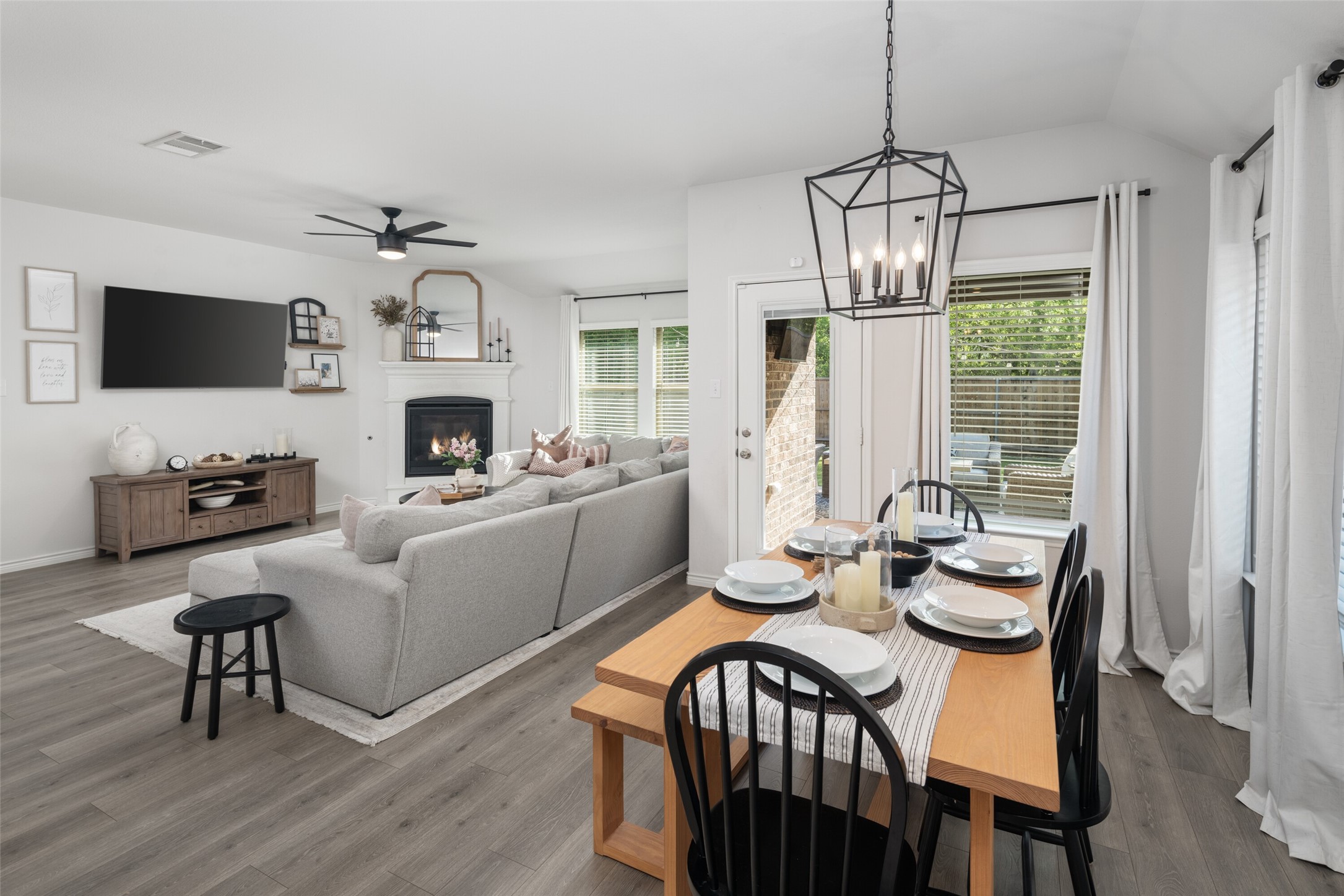 1132 Azure Lane