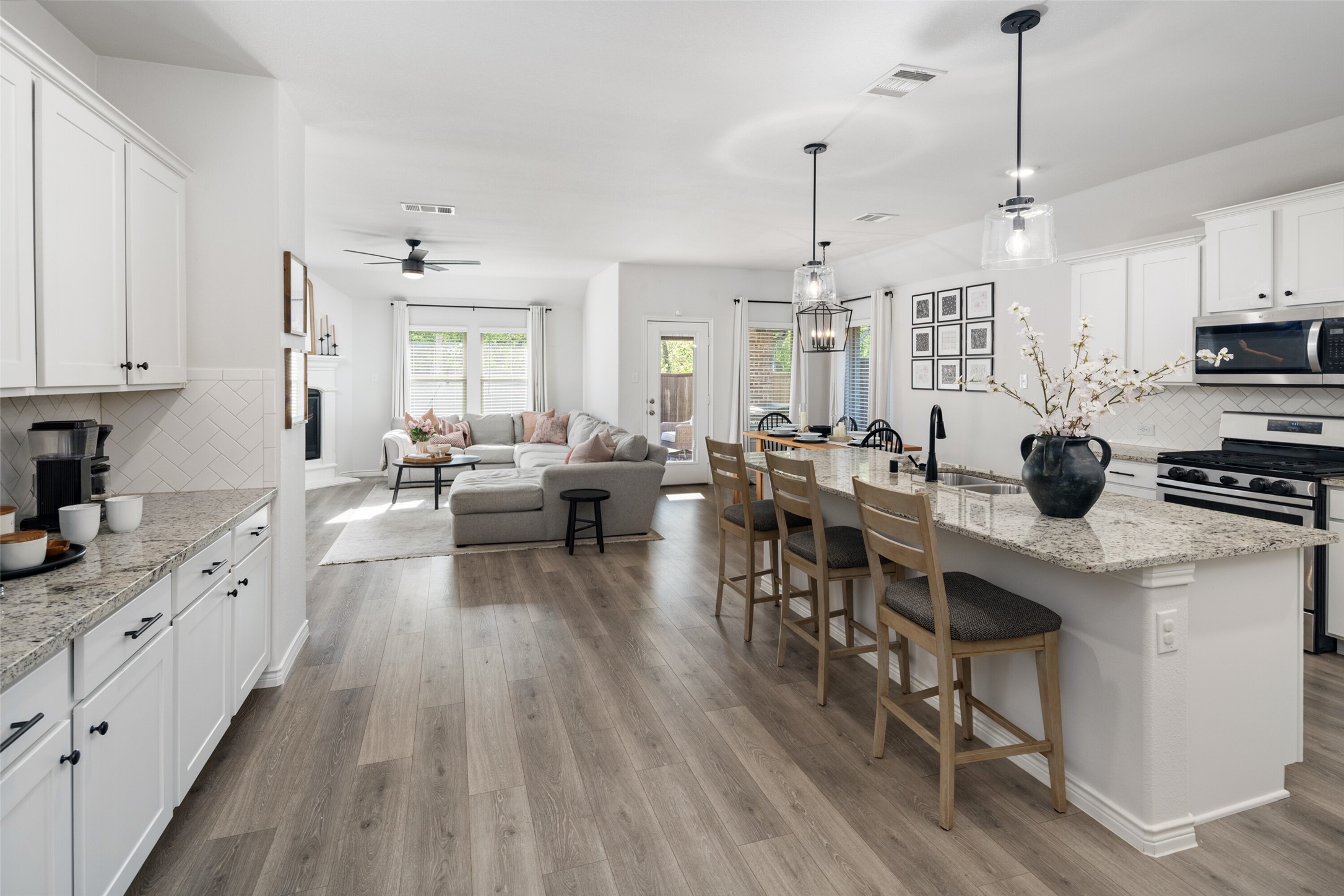 1132 Azure Lane
