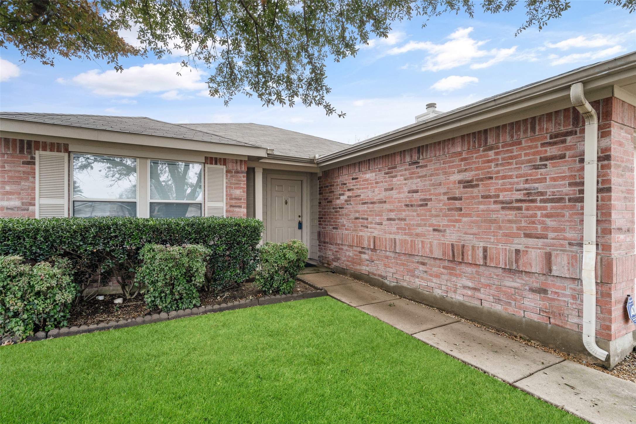 2705 Dexter Court