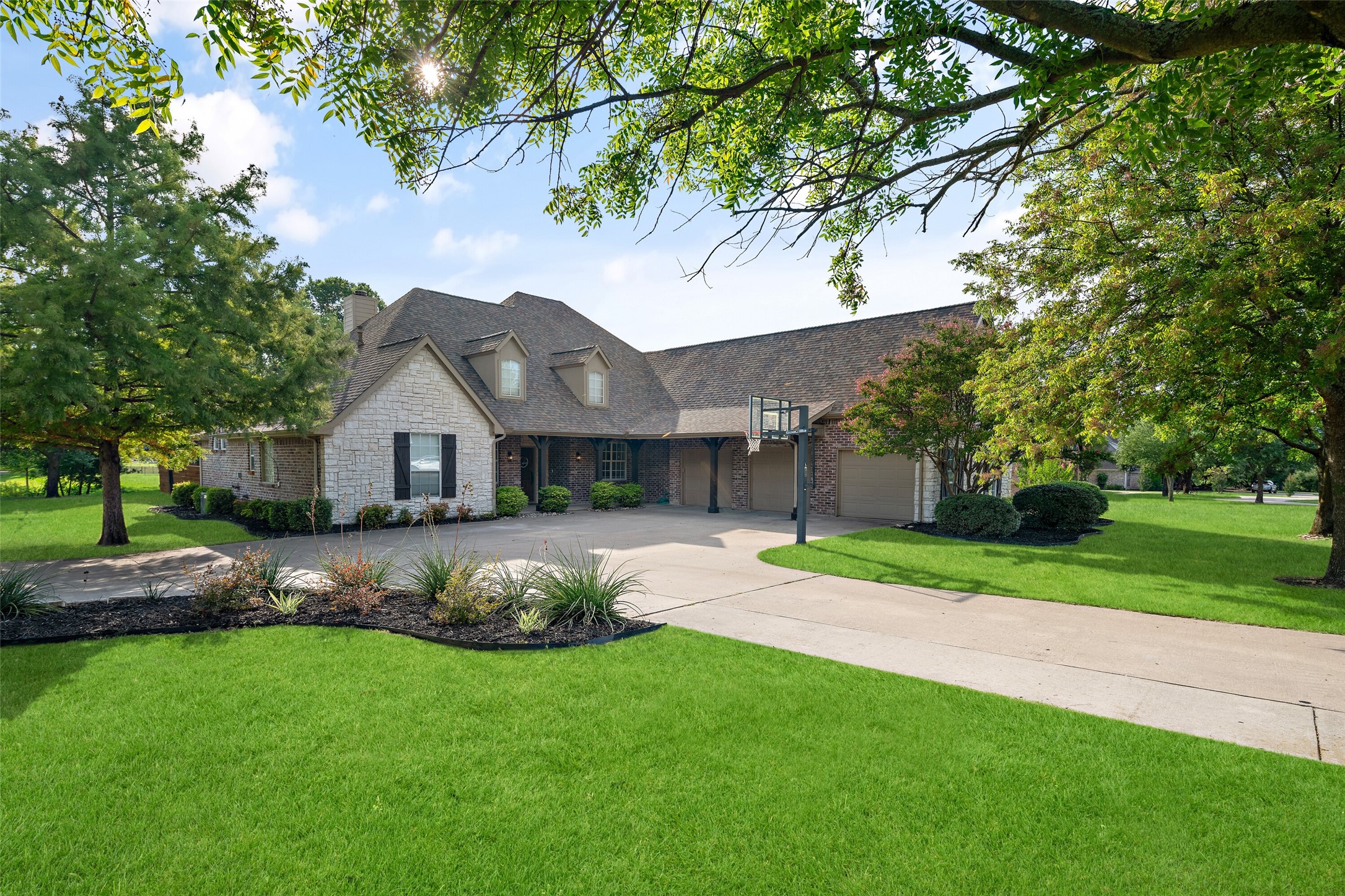 1500 Brook Lane