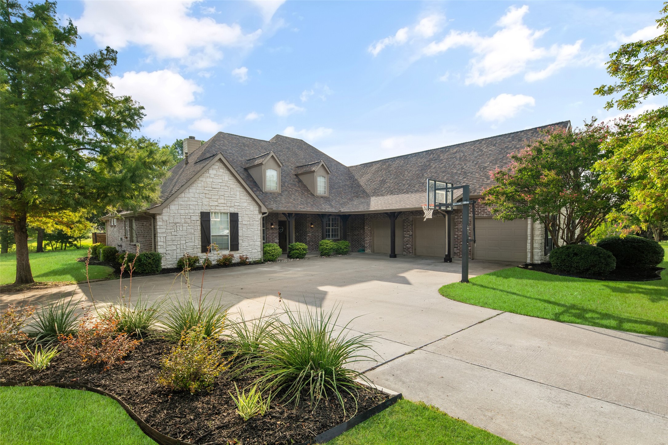 1500 Brook Lane