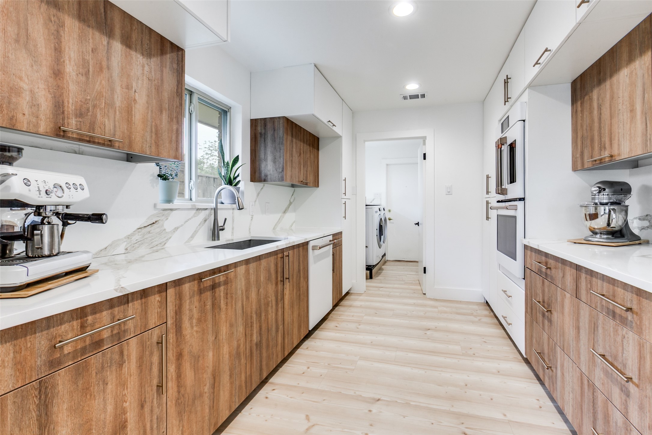 7637 La Risa Drive