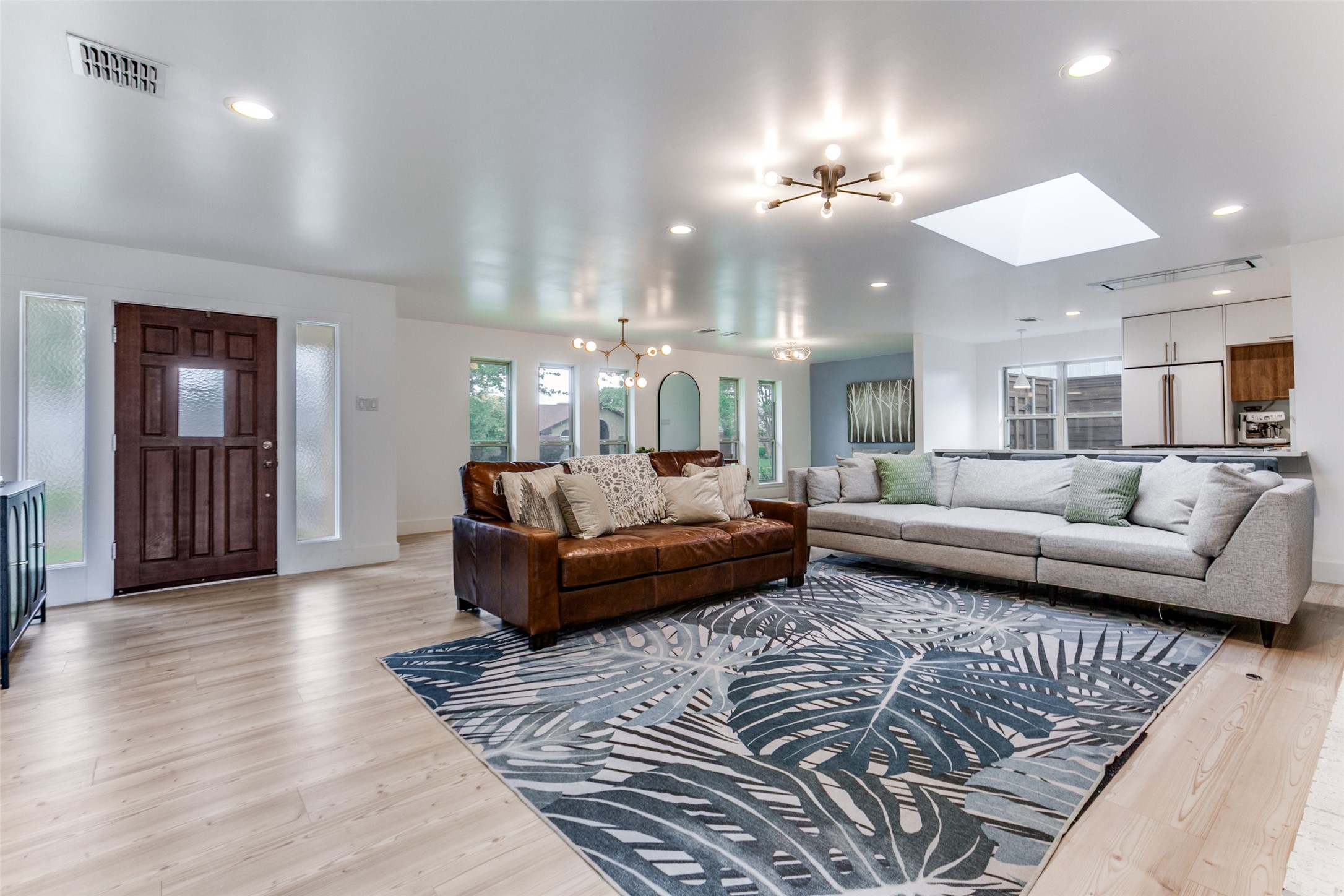 7637 La Risa Drive