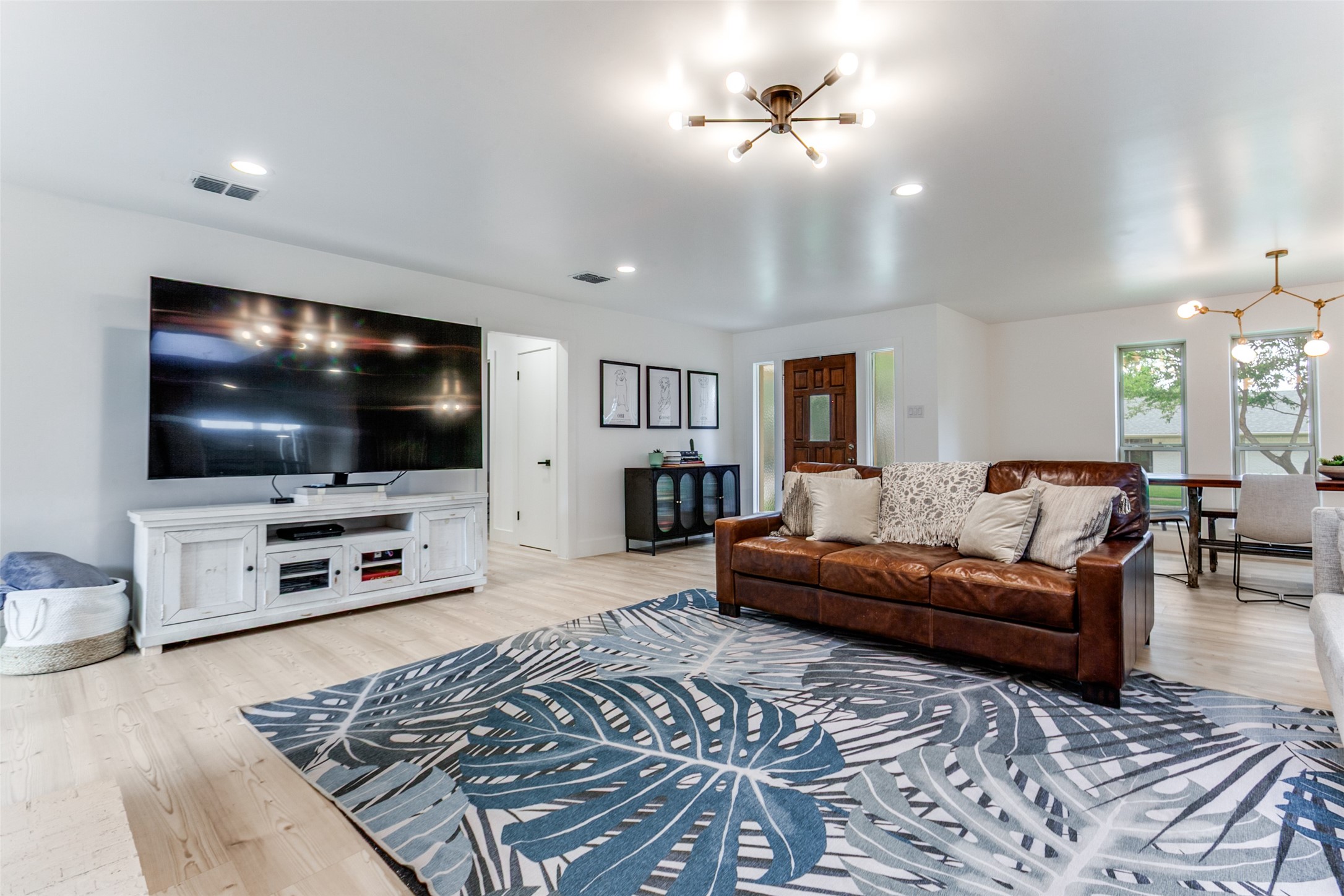 7637 La Risa Drive
