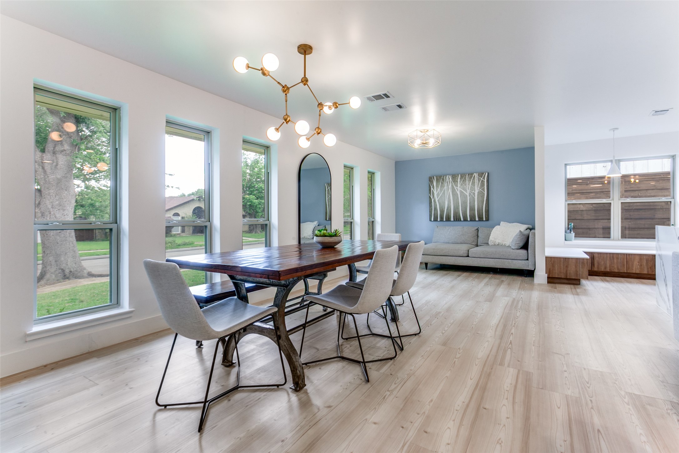 7637 La Risa Drive