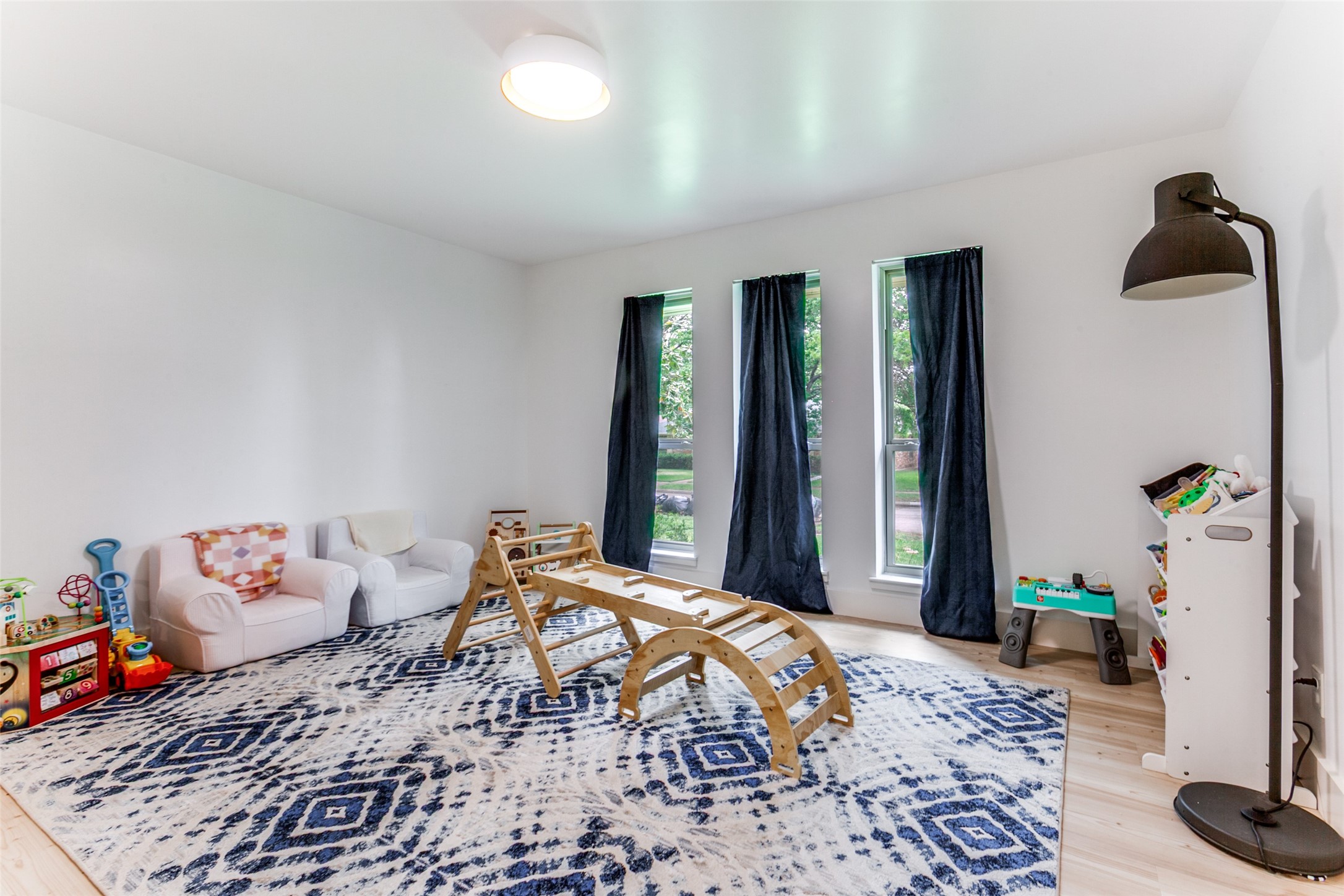 7637 La Risa Drive